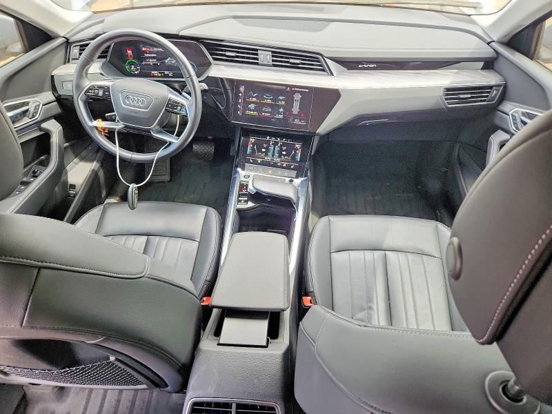 62035866 :رقم المزاد ، WA1AAAGE8NB047453 vin ، 2022 Audi E-tron مزاد بيع