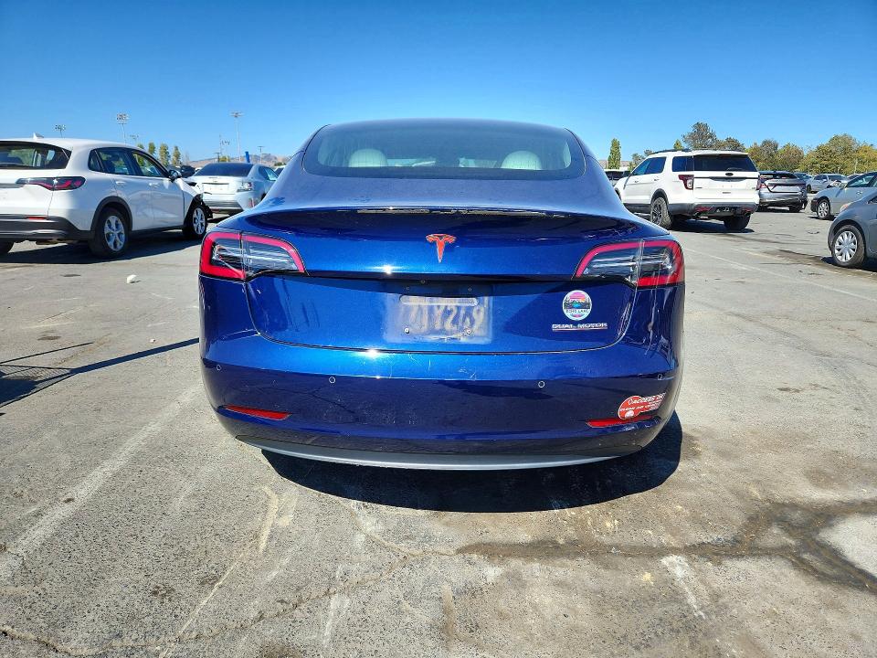 Продажа на аукционе авто 2018 Tesla Model 3, vin: 5YJ3E1EBXJF080716, номер лота: 62996336