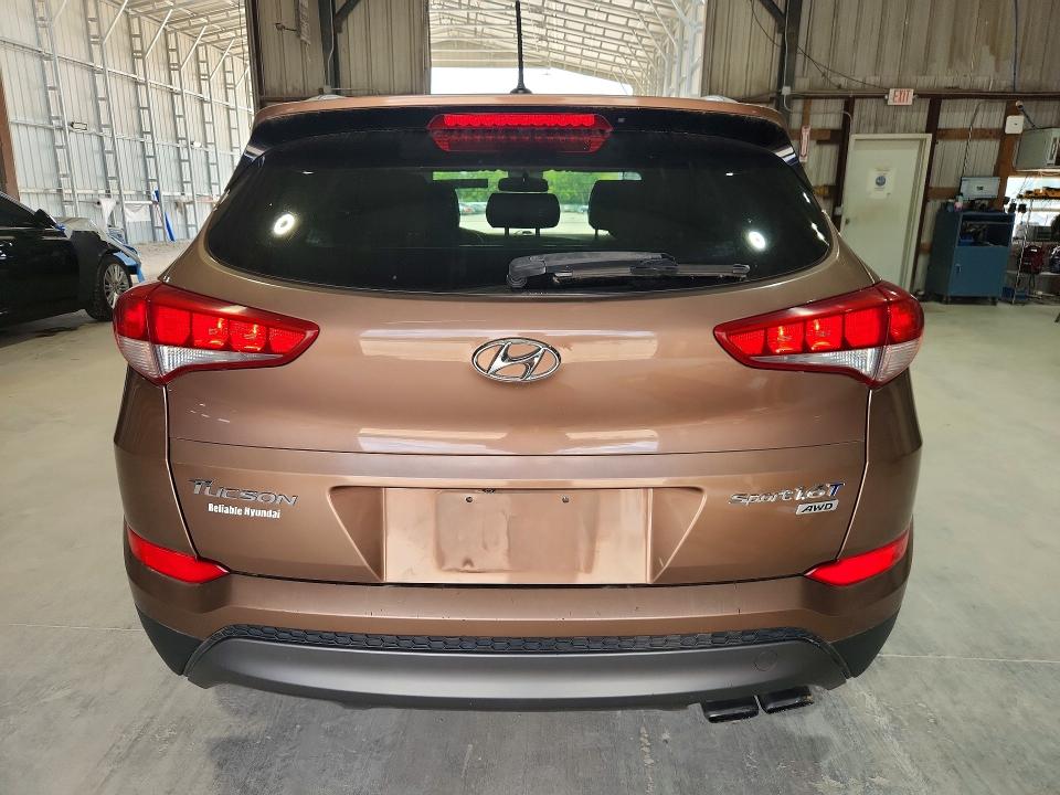 61334916 :رقم المزاد ، KM8J3CA27GU229772 vin ، 2016 Hyundai Tucson مزاد بيع