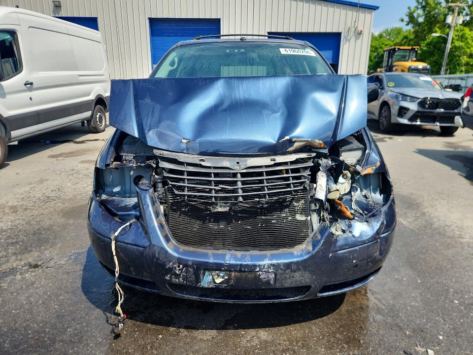 61960206 :رقم المزاد ، 2A4GP54LX7R289040 vin ، 2007 Chrysler Town & Country مزاد بيع