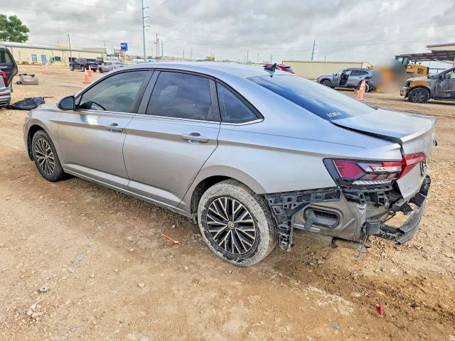 61072156 :رقم المزاد ، 3VWN57BU4MM055681 vin ، 2021 Volkswagen Jetta مزاد بيع