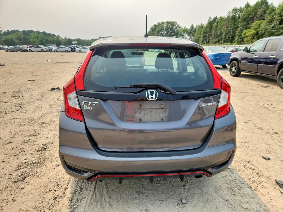 61034386 :رقم المزاد ، 3HGGK5H67JM710415 vin ، 2018 Honda Fit مزاد بيع