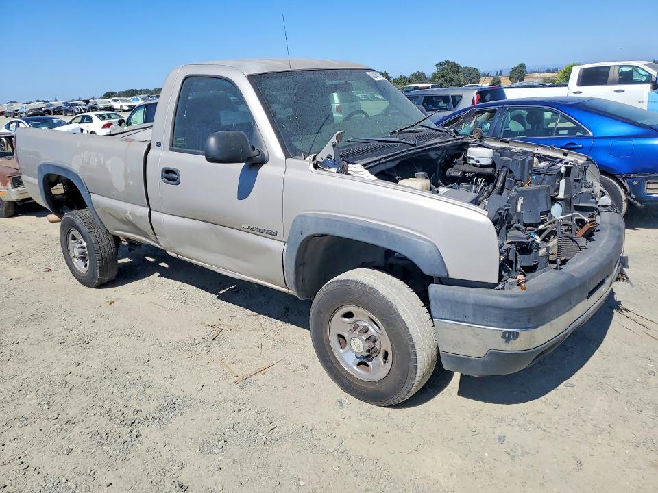 60982576 :رقم المزاد ، 1GCHC24U86E218766 vin ، 2006 Chevrolet Silverado مزاد بيع