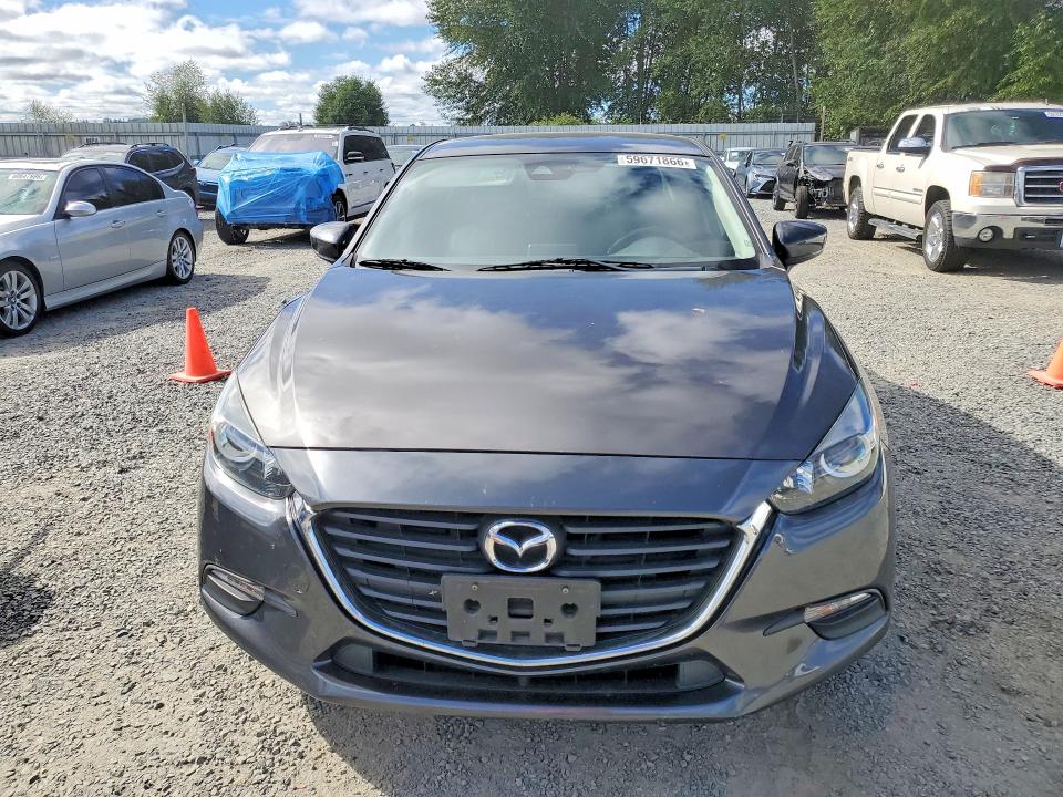 59671866 :رقم المزاد ، 3MZBN1V3XJM272232 vin ، 2018 Mazda 3 مزاد بيع