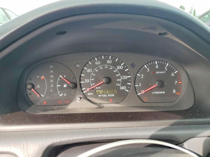 60289706 :رقم المزاد ، 2T1CF28P72C572121 vin ، 2002 Toyota Camry Solara مزاد بيع