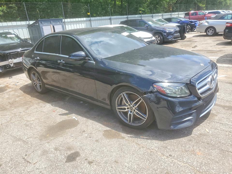 60642076 :رقم المزاد ، WDDZF4KB0JA342240 vin ، 2018 Mercedes-benz E مزاد بيع