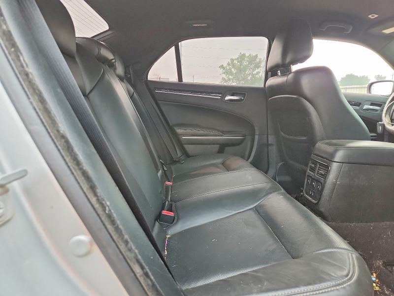 60674186 :رقم المزاد ، 2C3CCAGGXKH573438 vin ، 2019 Chrysler 300 مزاد بيع