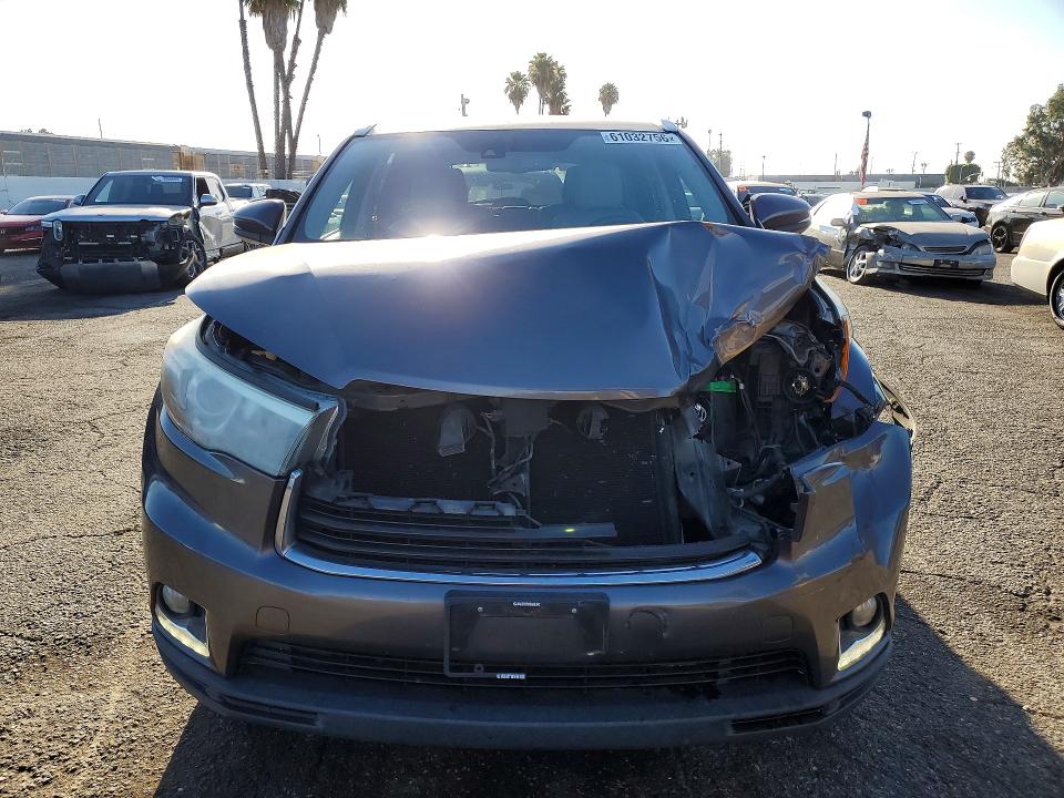 61032756 :رقم المزاد ، 5TDYKRFH5FS054138 vin ، 2015 Toyota Highlander مزاد بيع