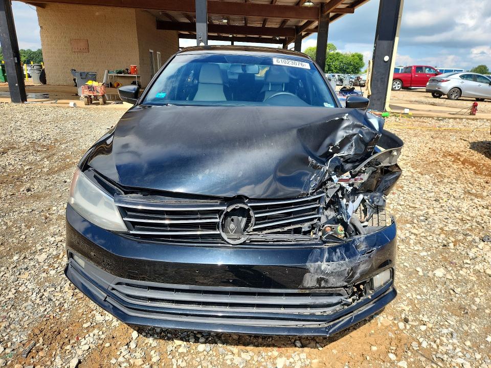 61023076 :رقم المزاد ، 3VWB17AJ0GM384386 vin ، 2016 Volkswagen Jetta مزاد بيع
