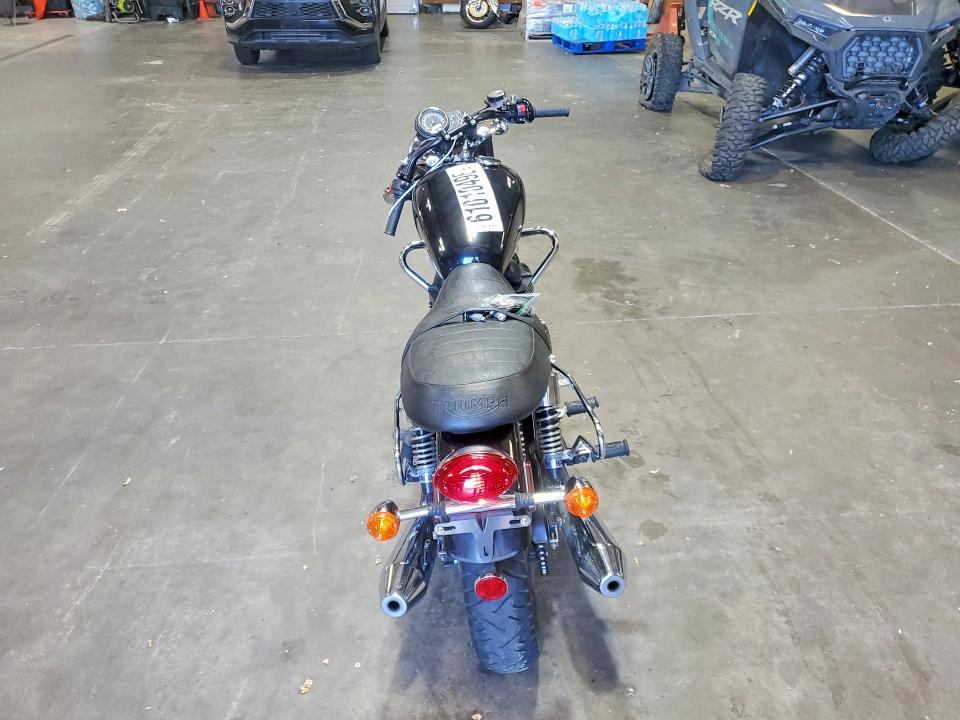 61010496 :رقم المزاد ، SMT900K10BT464793 vin ، 2011 Triumph Motorcycle Bonneville مزاد بيع