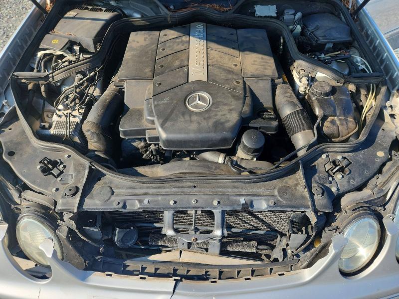 60416056 :رقم المزاد ، WDBUF70J74A400363 vin ، 2004 Mercedes-benz E مزاد بيع
