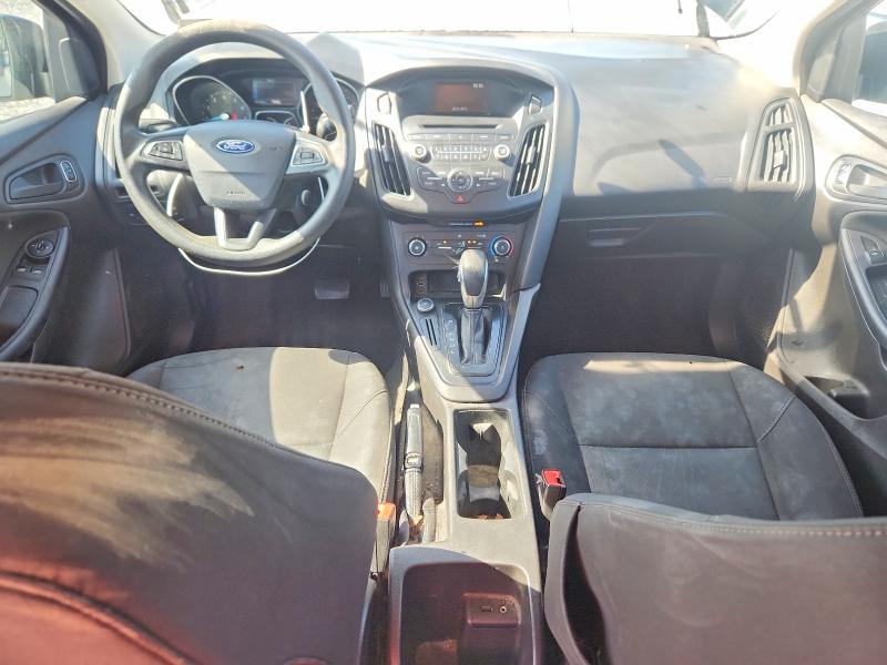 62143526 :رقم المزاد ، 1FADP3E28FL355942 vin ، 2015 Ford Focus مزاد بيع