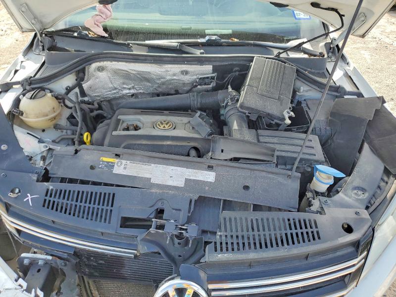2015 Volkswagen Tiguan მანქანა იყიდება აუქციონზე, vin: WVGAV7AX2FW518896, აუქციონის ნომერი: 61879556