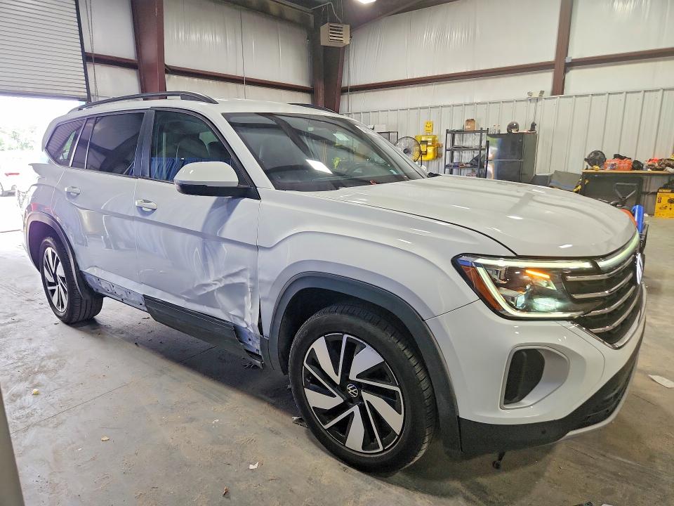 61524786 :رقم المزاد ، 1V2WR2CAXRC584725 vin ، 2024 Volkswagen Atlas مزاد بيع