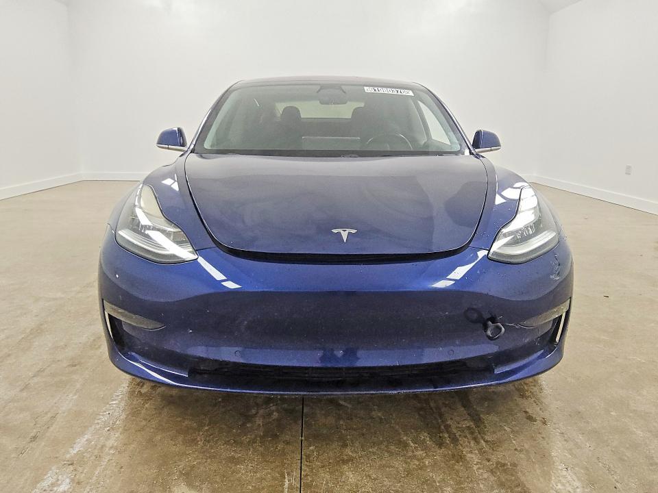 Продажа на аукционе авто 2018 Tesla Model 3, vin: 5YJ3E1EB3JF064566, номер лота: 61980376