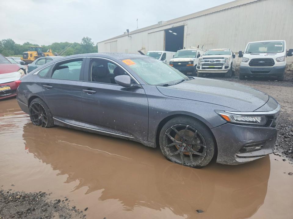 60239526 :رقم المزاد ، 1HGCV2F59KA010733 vin ، 2019 Honda Accord مزاد بيع