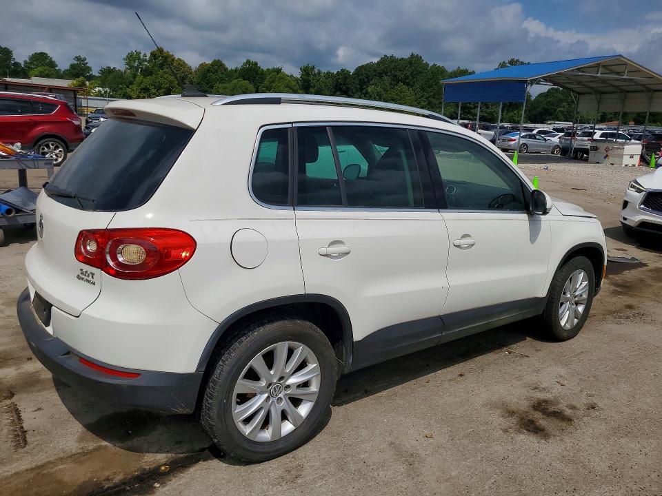 Продажа на аукционе авто 2010 Volkswagen Tiguan, vin: WVGBV7AX1AW503965, номер лота: 60822516