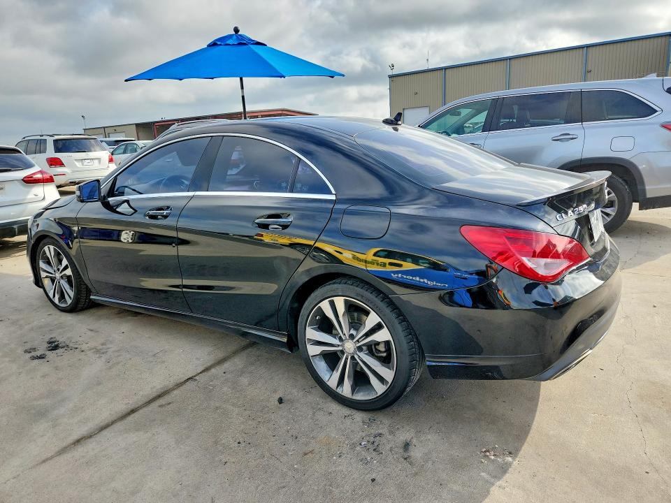 61484926 :رقم المزاد ، WDDSJ4EB8HN421122 vin ، 2017 Mercedes-benz Cla مزاد بيع