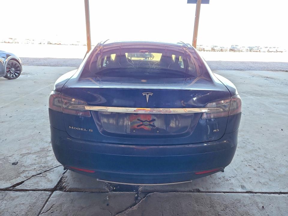 2013 Tesla Model S მანქანა იყიდება აუქციონზე, vin: 5YJSA1CN3DFP27479, აუქციონის ნომერი: 62800976