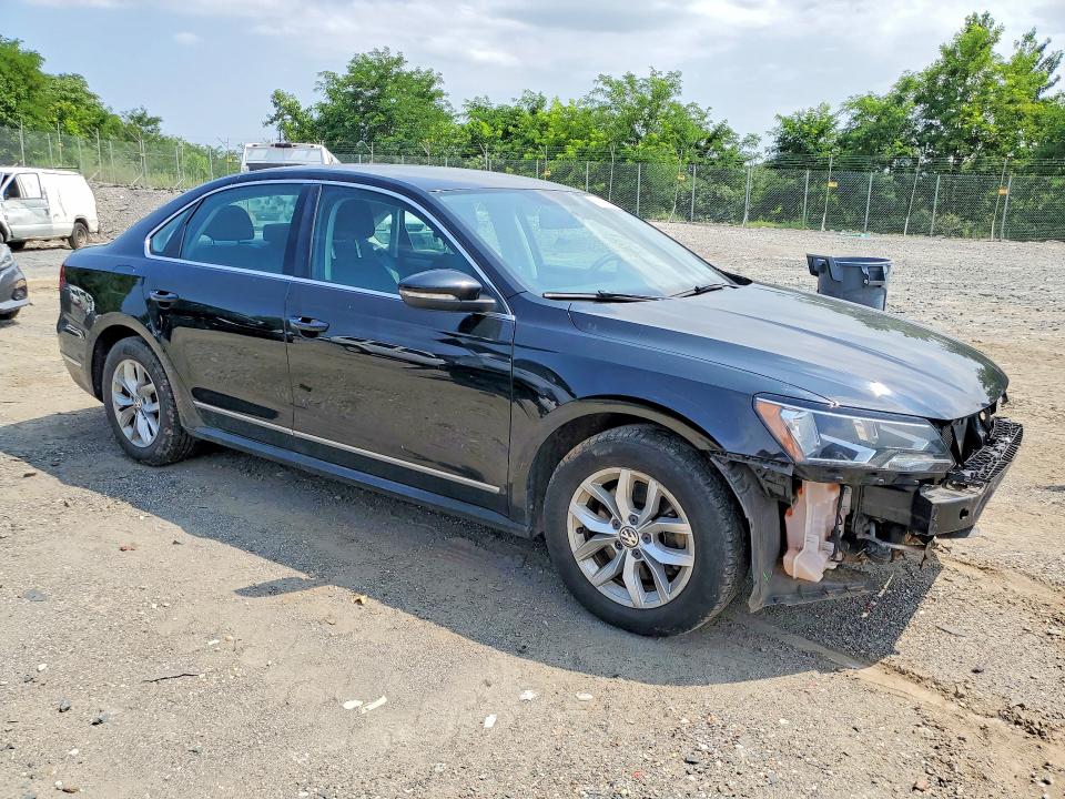 61296386 :رقم المزاد ، 1VWAS7A39GC030636 vin ، 2016 Volkswagen Passat مزاد بيع