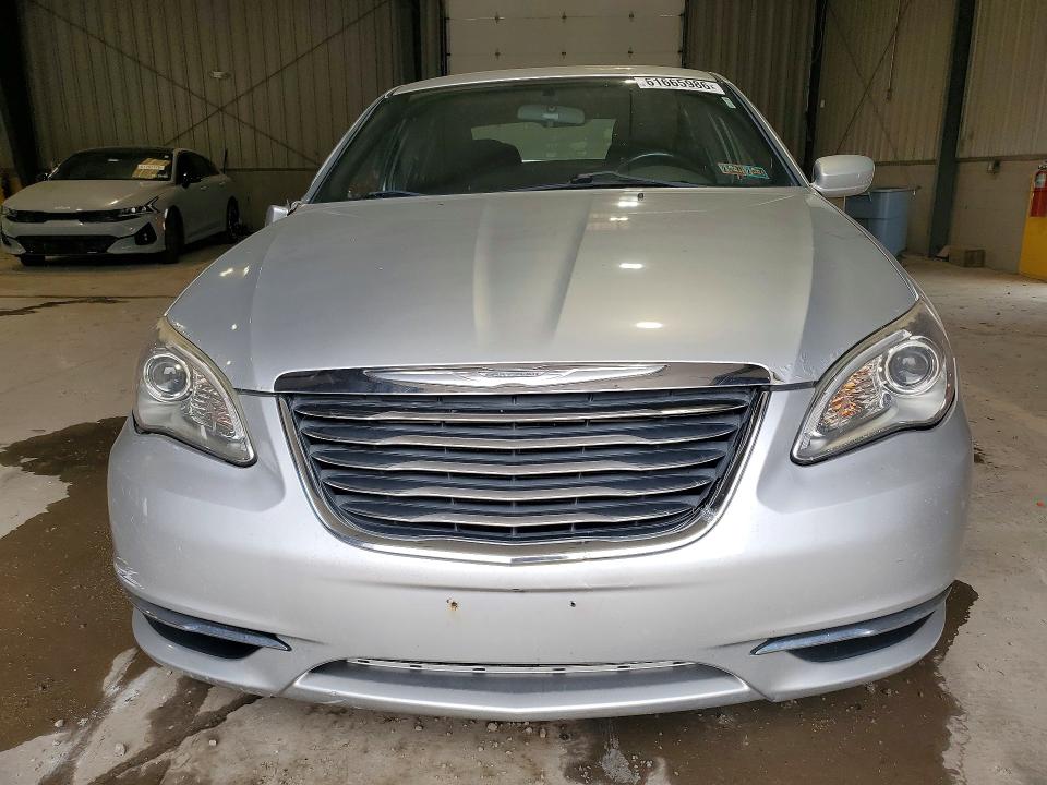 61665986 :رقم المزاد ، 1C3CCBBBXCN102111 vin ، 2012 Chrysler 200 مزاد بيع