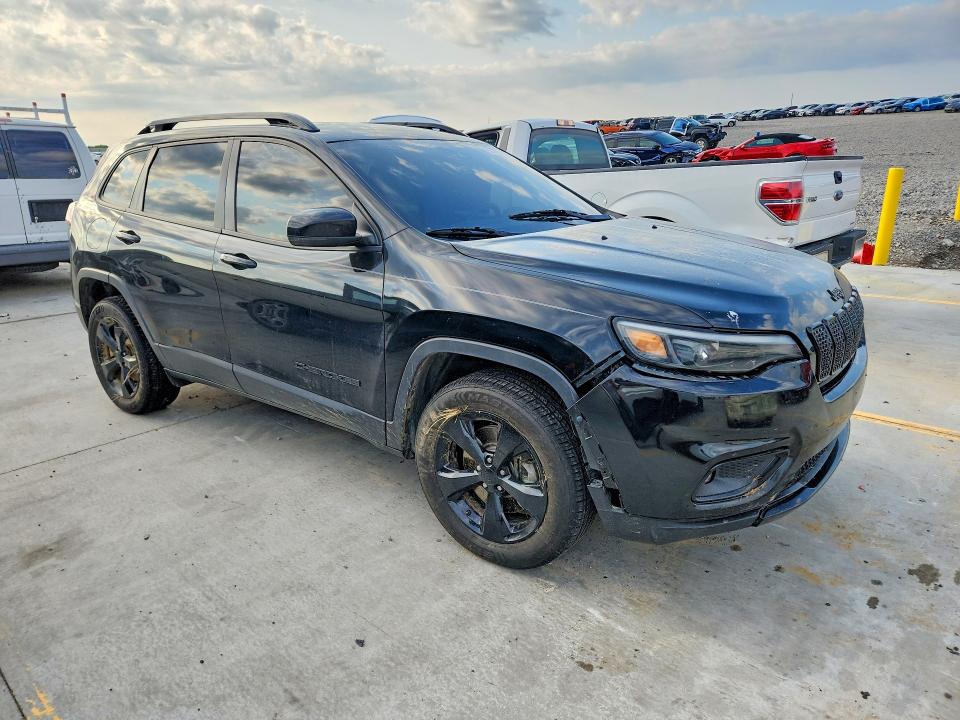 61864586 :رقم المزاد ، 1C4PJMLB5MD101078 vin ، 2021 Jeep Cherokee مزاد بيع