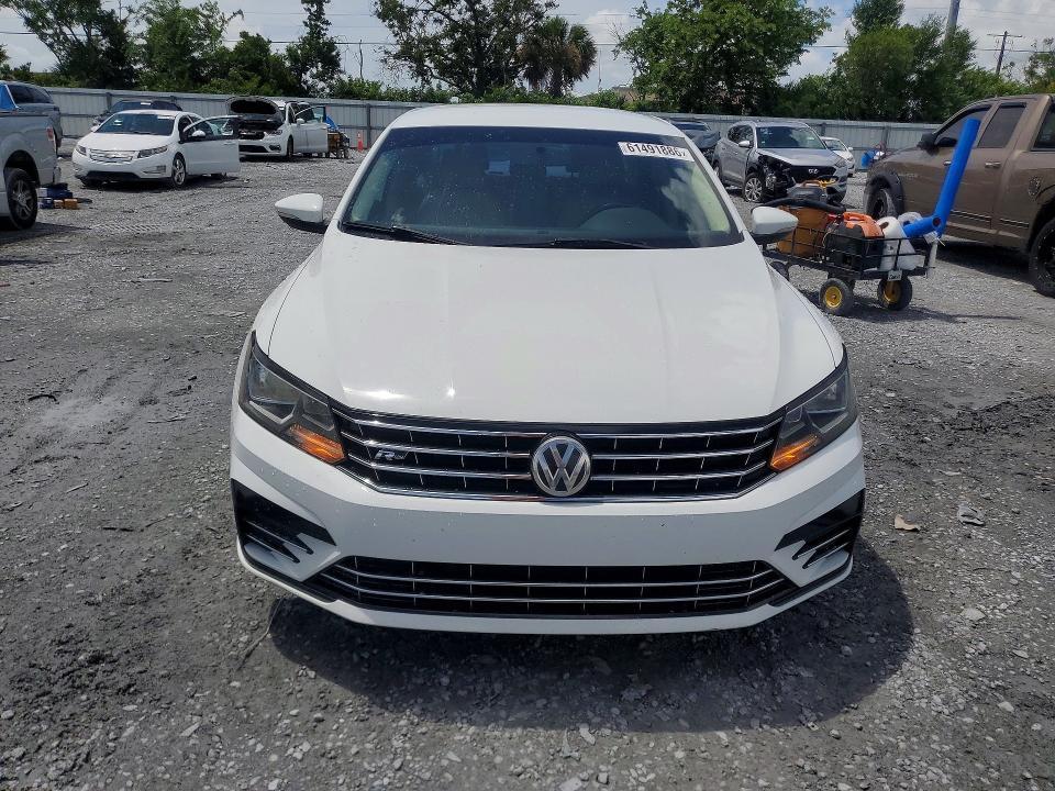 61491886 :رقم المزاد ، 1VWDT7A36HC018925 vin ، 2017 Volkswagen Passat مزاد بيع