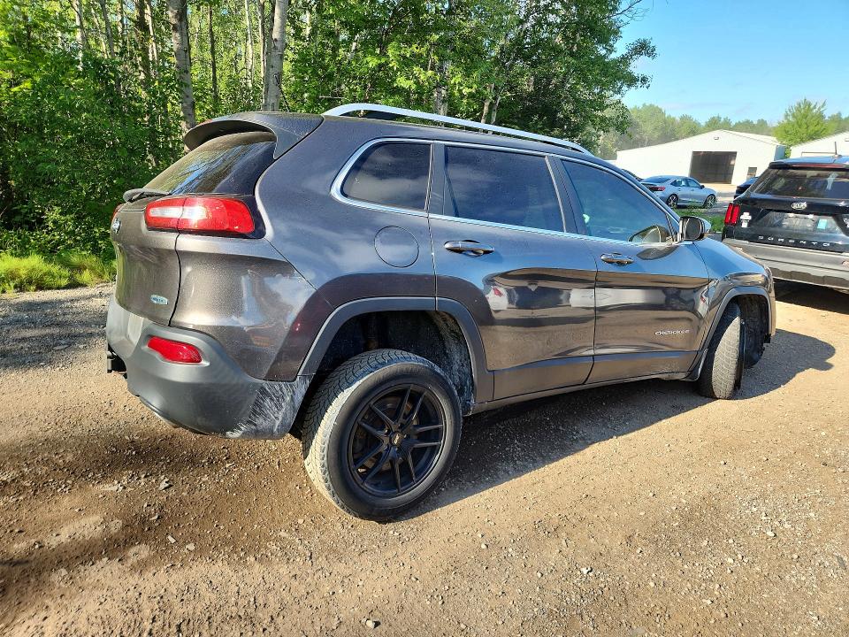 59245916 :رقم المزاد ، 1C4PJMCS7EW168108 vin ، 2014 Jeep Cherokee مزاد بيع