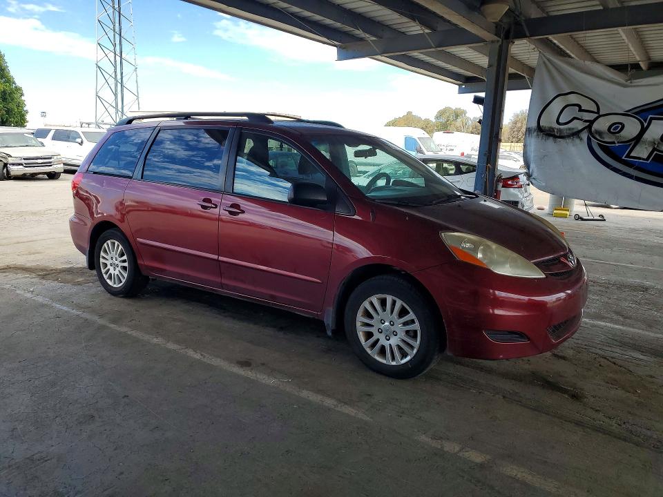 2010 Toyota Sienna მანქანა იყიდება აუქციონზე, vin: 5TDKK4CC3AS314076, აუქციონის ნომერი: 61086686