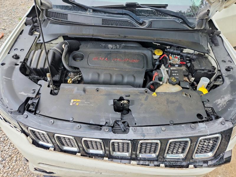 60409316 :رقم المزاد ، 3C4NJCBB3JT226864 vin ، 2018 Jeep Compass مزاد بيع