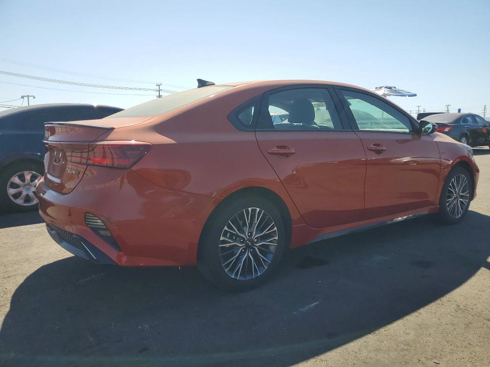 61634216 :رقم المزاد ، 3KPF54AD4PE575885 vin ، 2023 Kia Forte مزاد بيع