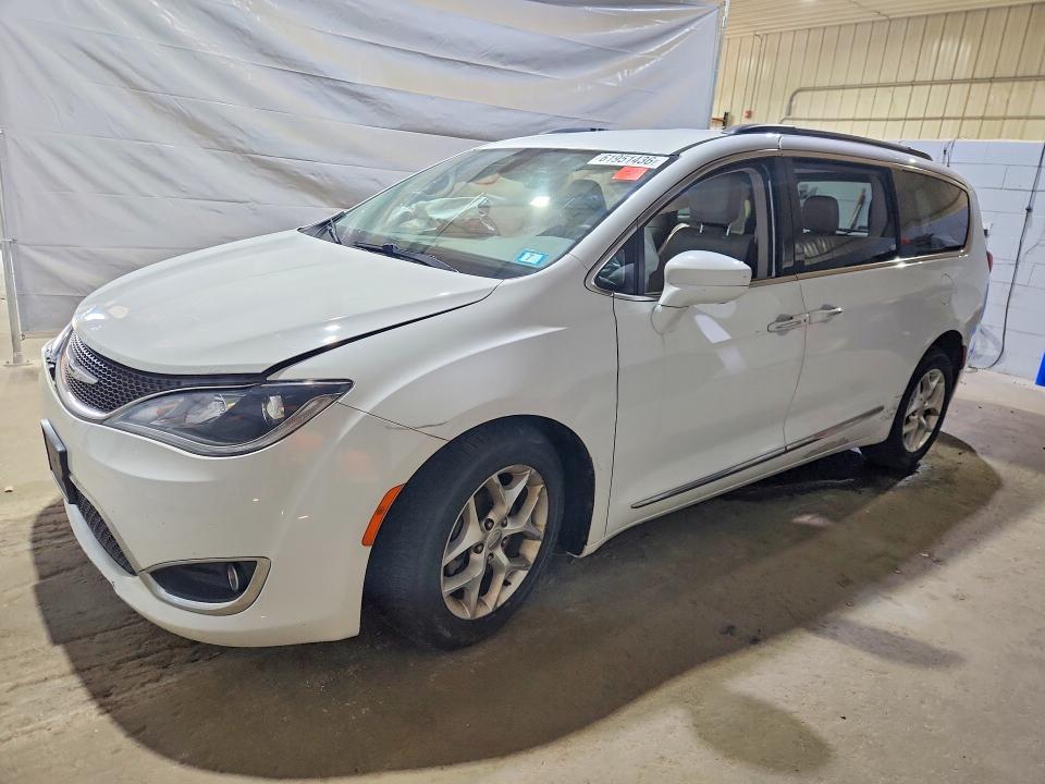 2017 Chrysler Pacifica მანქანა იყიდება აუქციონზე, vin: 2C4RC1BG8HR676213, აუქციონის ნომერი: 61951436