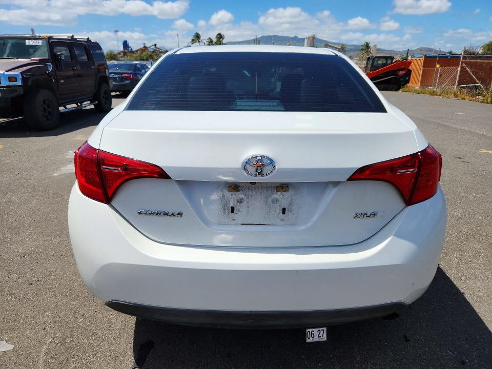 2018 Toyota Corolla მანქანა იყიდება აუქციონზე, vin: 5YFBURHEXJP823043, აუქციონის ნომერი: 61008286