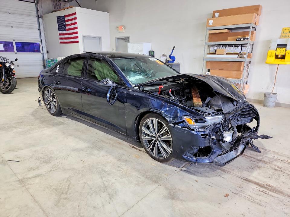 60323236 :رقم المزاد ، WAUD8AF28MN041992 vin ، 2021 Audi A6 مزاد بيع