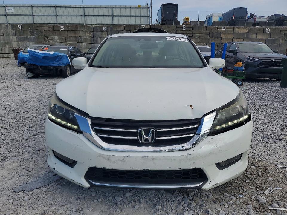 60852466 :رقم المزاد ، 1HGCR3F82FA012334 vin ، 2015 Honda Accord مزاد بيع