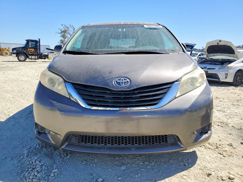 Продажа на аукционе авто 2013 Toyota Sienna, vin: 5TDKK3DC3DS397649, номер лота: 59231996