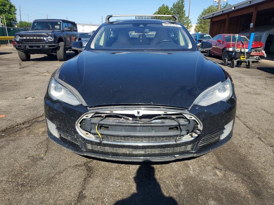 Продажа на аукционе авто 2015 Tesla Model S, vin: 5YJSA1E25FF112714, номер лота: 60525356