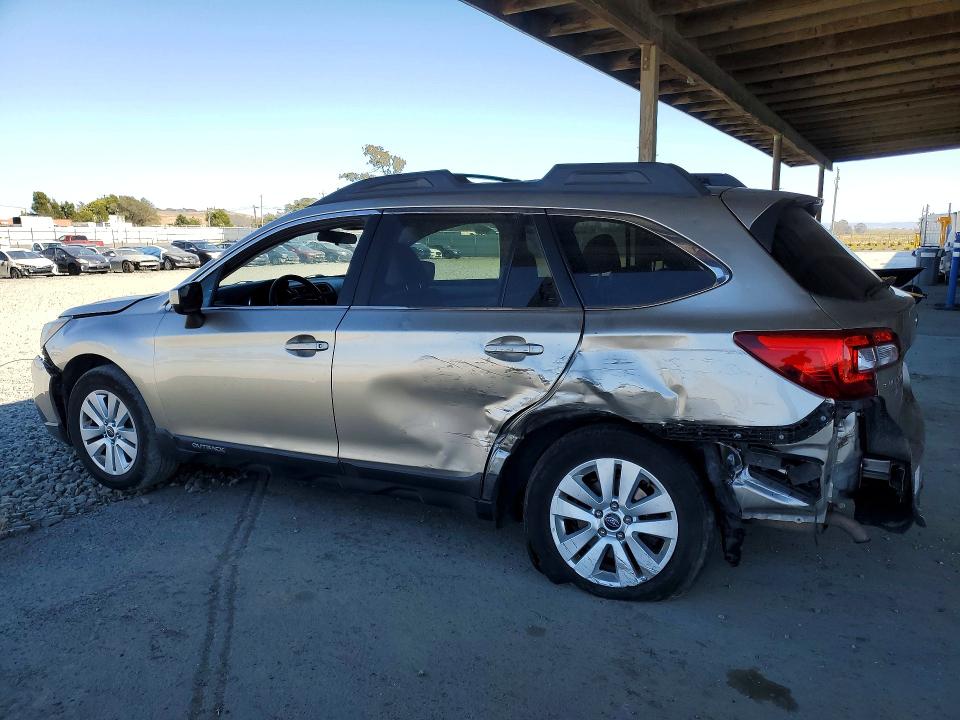 2015 Subaru Outback მანქანა იყიდება აუქციონზე, vin: 4S4BSACC5F3335126, აუქციონის ნომერი: 60487306