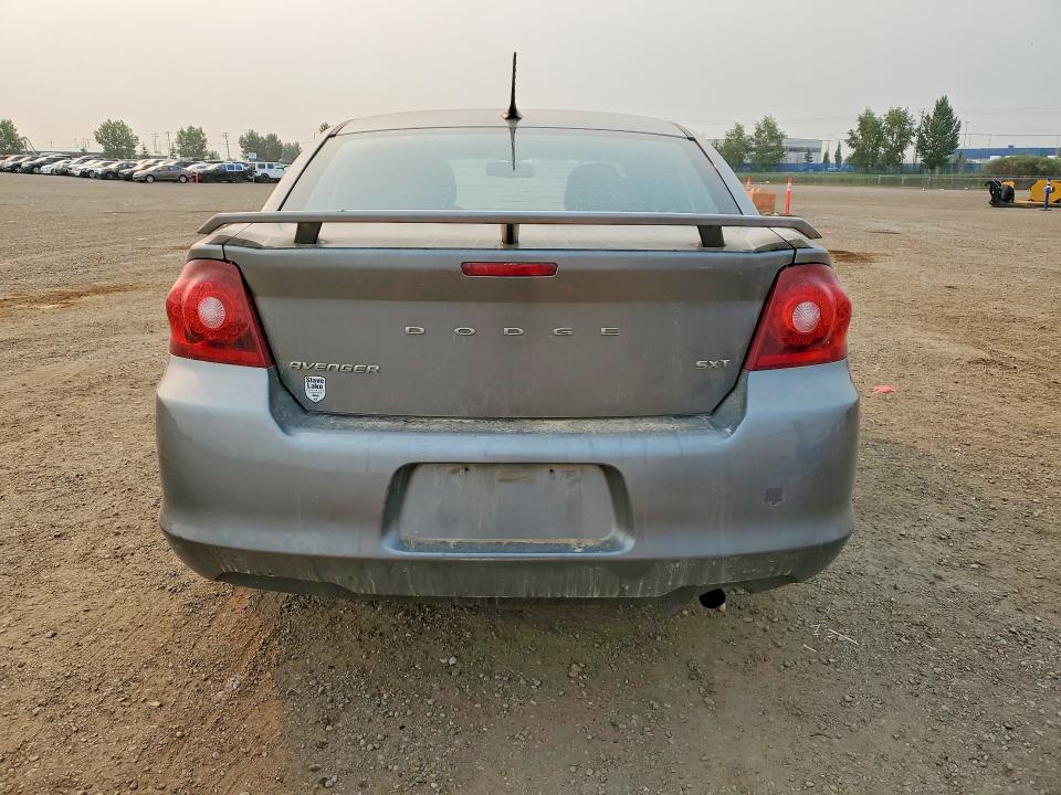 61924176 :رقم المزاد ، 1C3CDZCBXDN675015 vin ، 2013 Dodge Avenger مزاد بيع