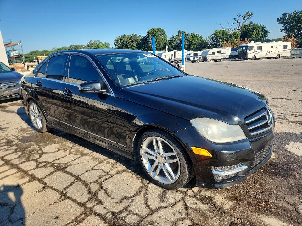 60951816 :رقم المزاد ، WDDGF4HB7EA946937 vin ، 2014 Mercedes-benz C مزاد بيع