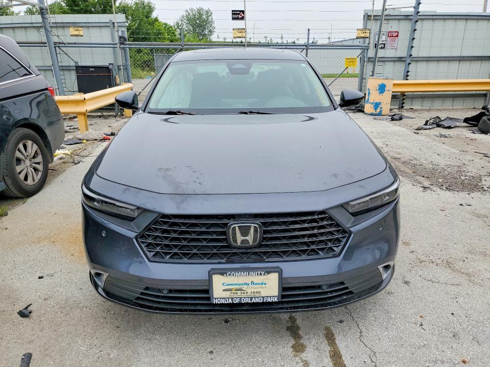 Продажа на аукционе авто 2024 Honda Accord, vin: 1HGCY2F85RA040646, номер лота: 61438076