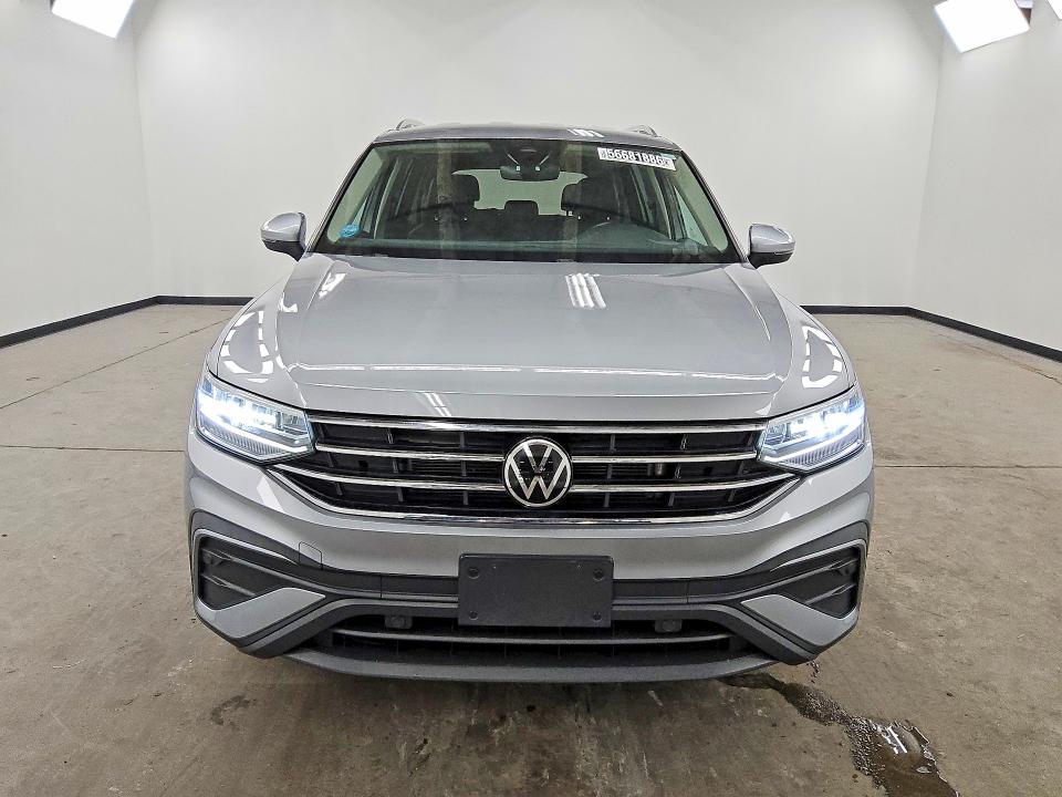 56681886 :رقم المزاد ، 3VV2B7AX4NM142400 vin ، 2022 Volkswagen Tiguan مزاد بيع