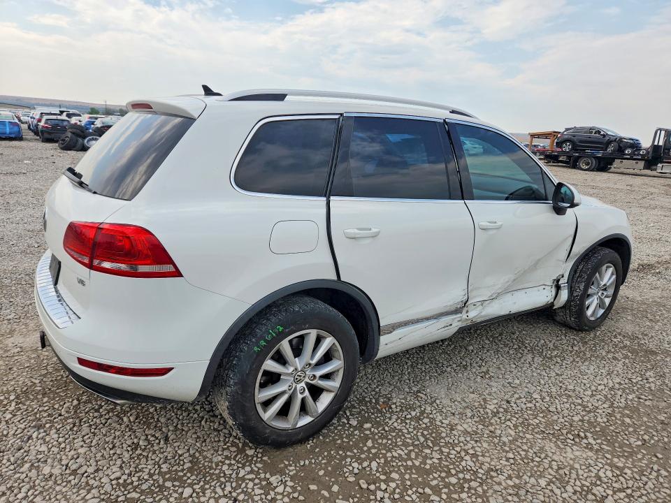 Продажа на аукционе авто 2014 Volkswagen Touareg, vin: WVGEF9BP2ED008664, номер лота: 62415126