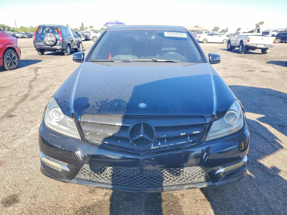 2013 Mercedes-benz C მანქანა იყიდება აუქციონზე, vin: WDDGF4HB8DR258025, აუქციონის ნომერი: 59744536