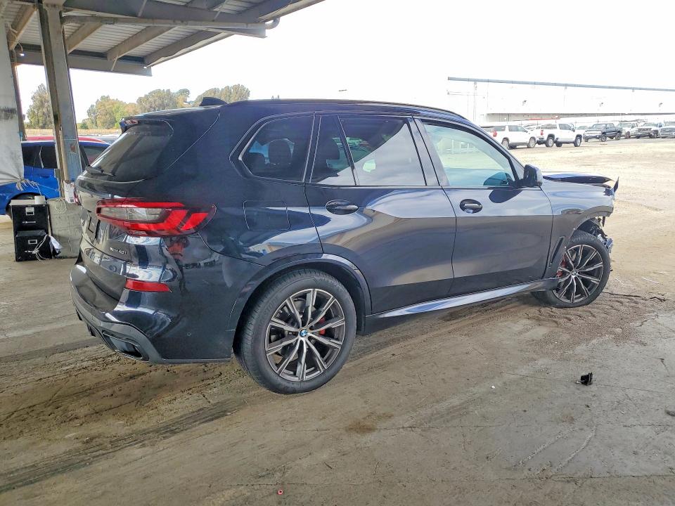 62158896 :رقم المزاد ، 5UXCR6C00N9L56399 vin ، 2022 Bmw X5 مزاد بيع