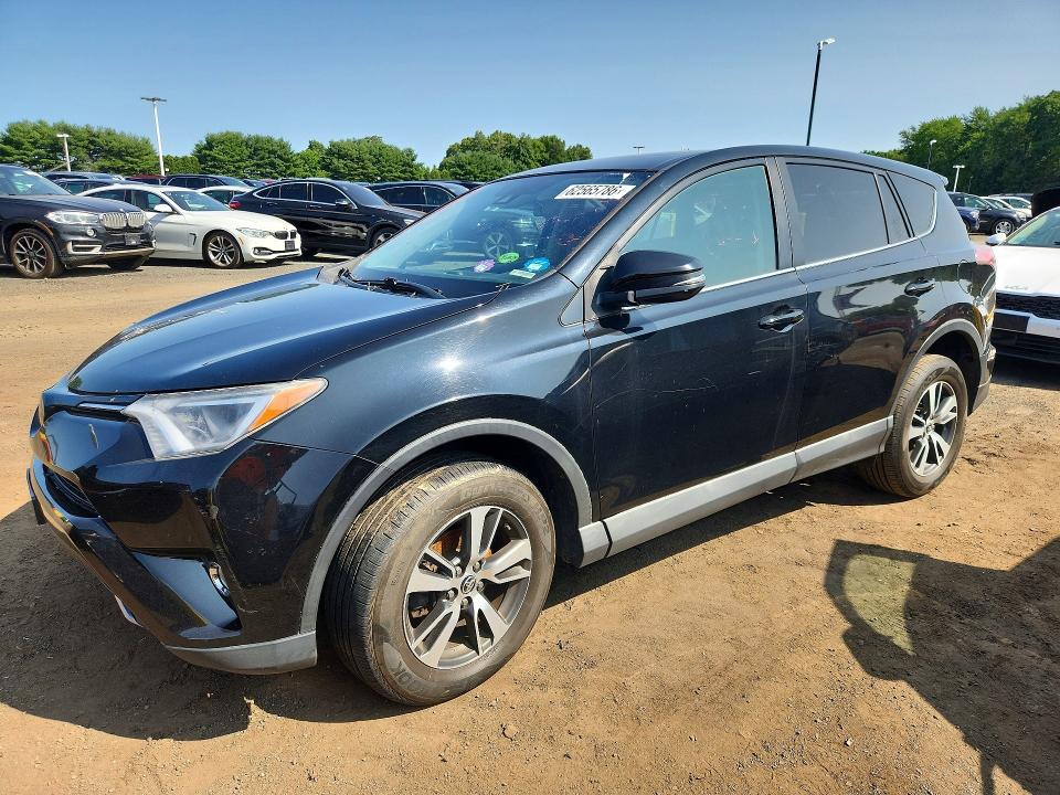 62565786 :رقم المزاد ، 2T3RFREV6JW803195 vin ، 2018 Toyota Rav4 مزاد بيع