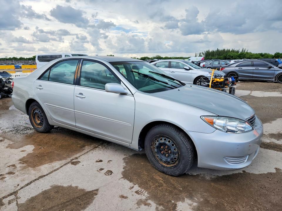 62744436 :رقم المزاد ، 4T1BE32K76U678624 vin ، 2006 Toyota Camry مزاد بيع