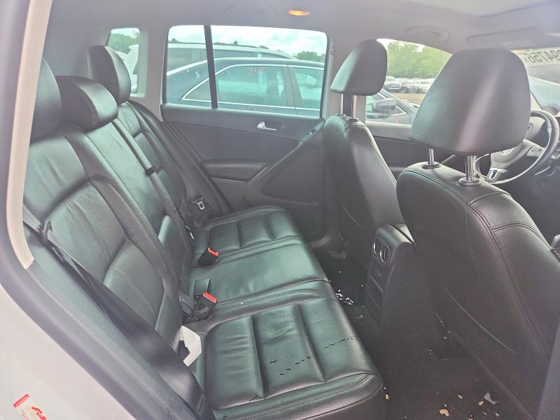 61894756 :رقم المزاد ، WVGUV7AX4HW506569 vin ، 2017 Volkswagen Tiguan مزاد بيع