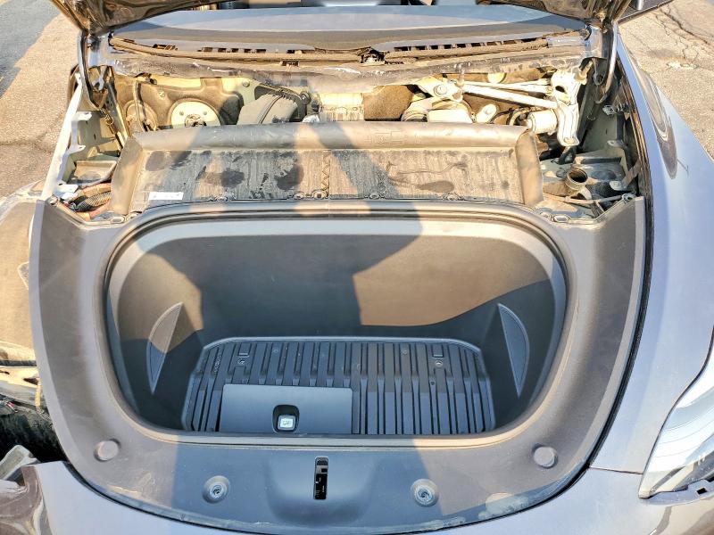 60014826 :رقم المزاد ، 7SAYGDEEXRF195603 vin ، 2024 Tesla Model Y مزاد بيع