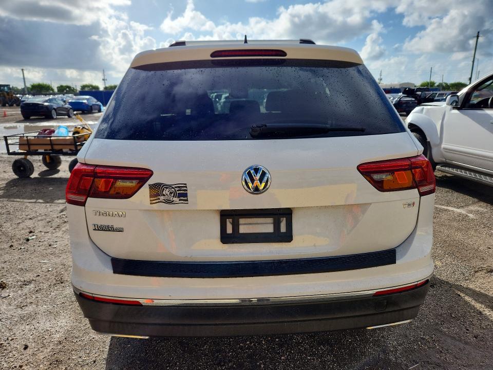 62126376 :رقم المزاد ، 3VV3B7AXXJM171818 vin ، 2018 Volkswagen Tiguan مزاد بيع